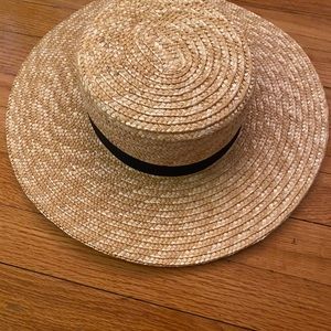 Urban outfitters straw hat. OS. Black trim. Adjustable.